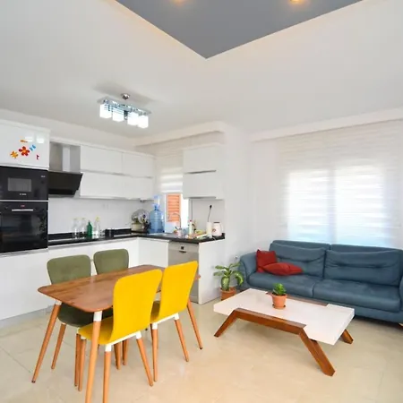 Luxury 2 Bedroom Flat 200 Meters To The Sea Prázdninový dům Alanya